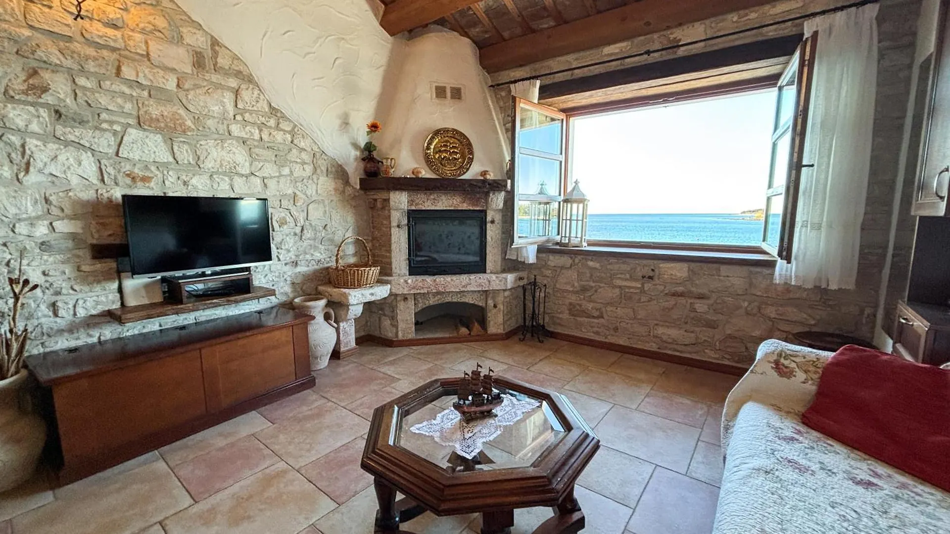 City Center Coastal Escape - Apartments With Sea View Or Cozy Room Novigrad Istria 0*,  Horvátország