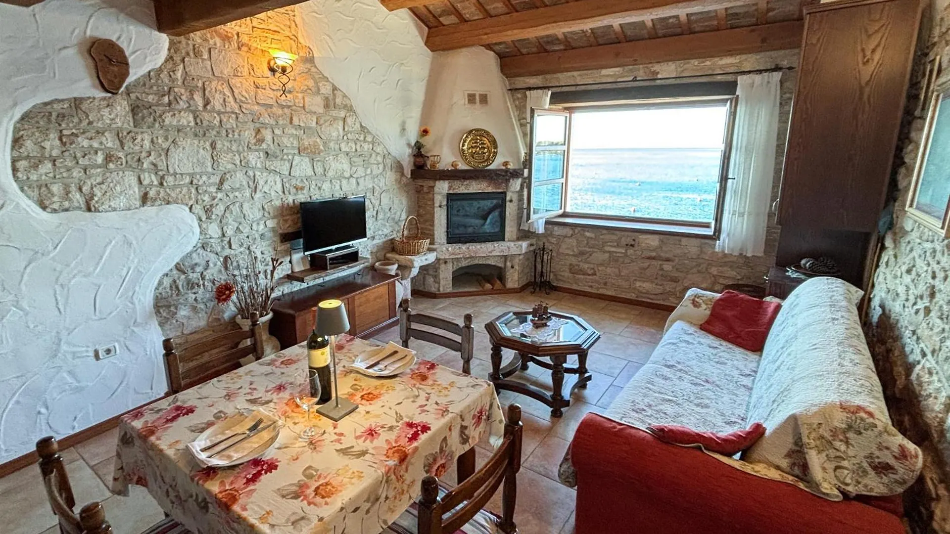 City Center Coastal Escape - Apartments With Sea View Or Cozy Room Novigrad Istria