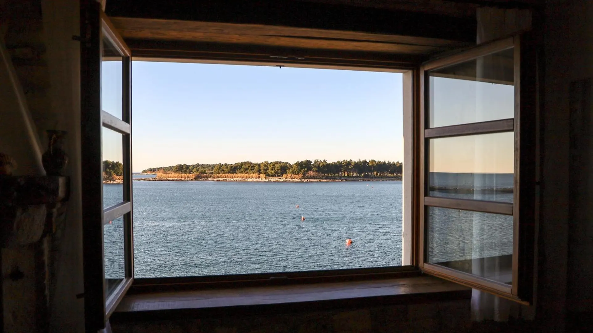 City Center Coastal Escape - Apartments With Sea View Or Cozy Room Novigrad Istria